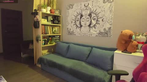 Snapshot of gitera_ chatting on February 9, 10:32 pm AlexaMillis online show from February 9, 10:32 pm