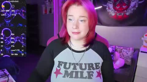 Snapshot of gitera_ chatting on December 1, 11:32 pm AlexaMillis online show from December 1, 11:32 pm