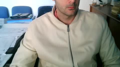 giuseppevai1 online show from April 20, 7:33 am