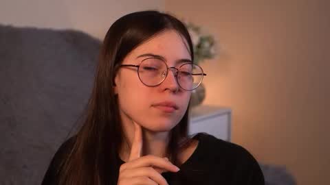 Agness online show from February 5, 2:00 pm