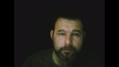 Snapshot of gjleeke chatting on March 8, 11:07 pm guzz online show from March 8, 11:07 pm