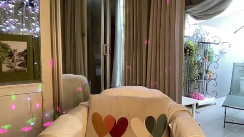 Snapshot of gl1tter_barbie chatting on February 6, 3:09 pm Gl1tter Barbie online show from February 6, 3:09 pm