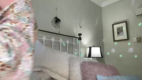 Snapshot of gl1tter_barbie chatting on October 28, 7:01 am Gl1tter Barbie online show from October 28, 7:01 am