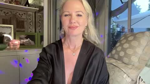 Snapshot of gl1tter_barbie chatting on November 6, 3:51 am Gl1tter Barbie online show from November 6, 3:51 am