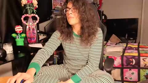 Snapshot of glaceon9 chatting on February 17, 5:25 am glaceon9 online show from February 17, 5:25 am