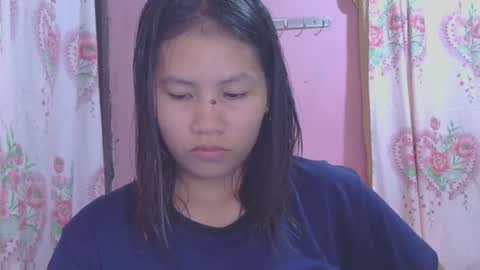 Snapshot of glamgoddess23 chatting on October 24, 12:08 am glamgoddess23 online show from October 24, 12:08 am