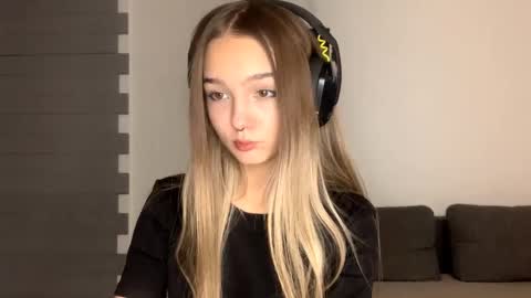 Catalina online show from November 7, 11:10 am