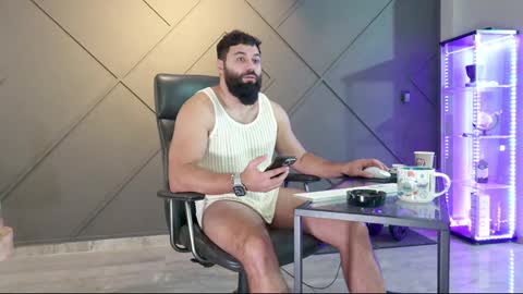 Matthew .. for short call me Matt online show from December 11, 9:52 am