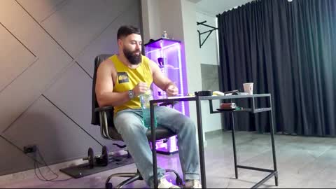 Matthew .. for short call me Matt online show from December 19, 10:02 am