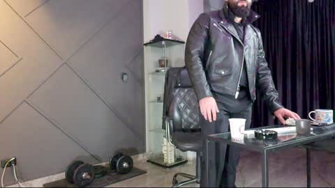 Matthew .. for short call me Matt online show from December 29, 9:30 pm