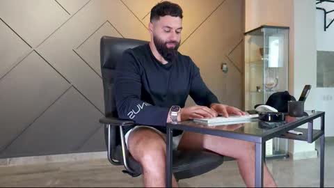 Matthew .. for short call me Matt online show from February 13, 9:20 am