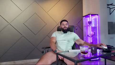 Matthew .. for short call me Matt online show from February 26, 5:42 am