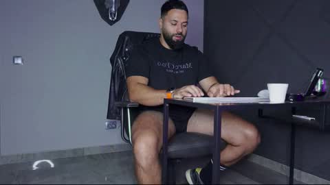 Matthew .. for short call me Matt online show from September 12, 10:43 pm