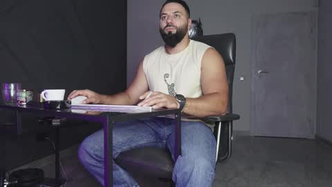 Matthew .. for short call me Matt online show from October 1, 7:09 pm