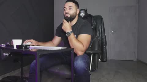 Matthew .. for short call me Matt online show from October 4, 6:28 pm