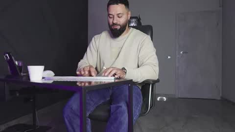 Matthew .. for short call me Matt online show from October 12, 10:09 pm