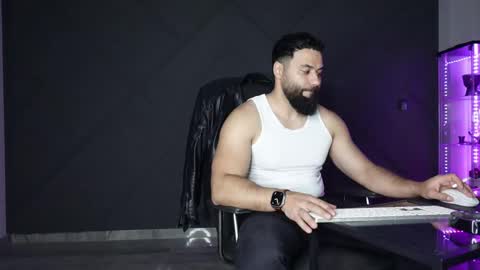 Matthew .. for short call me Matt online show from April 20, 7:04 pm