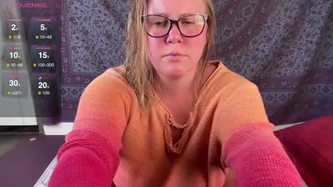 Snapshot of glitterkitty_108 chatting on October 7, 1:19 pm GlitterKitty 108 online show from October 7, 1:19 pm