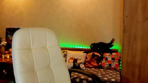 Gloria Wood online show from December 15, 10:04 pm