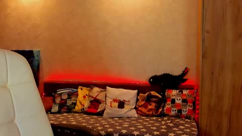 Gloria Wood online show from December 16, 3:54 pm