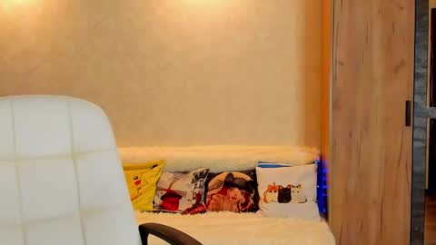 Gloria Wood online show from February 19, 4:11 pm