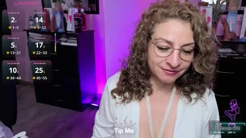 Snapshot of gloriacrespo chatting on October 1, 1:33 am gloriacrespo online show from October 1, 1:33 am