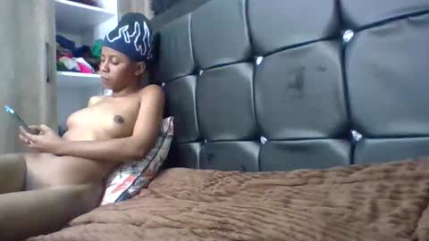 glossybae online show from October 7, 11:29 am