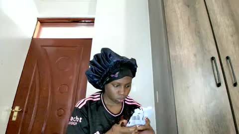 glossybae online show from November 11, 11:32 am