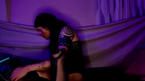 Snapshot of glow92 chatting on September 10, 11:43 am Glow Goddess online show from September 10, 11:43 am