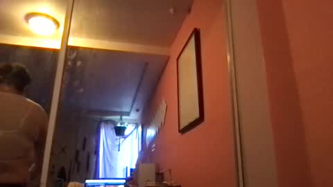 Snapshot of glow92 chatting on September 23, 7:39 pm Glow Goddess online show from September 23, 7:39 pm