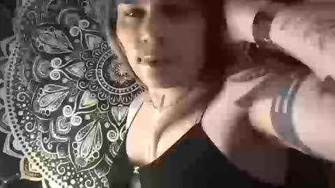 Snapshot of glow92 chatting on October 10, 1:43 pm Glow Goddess online show from October 10, 1:43 pm