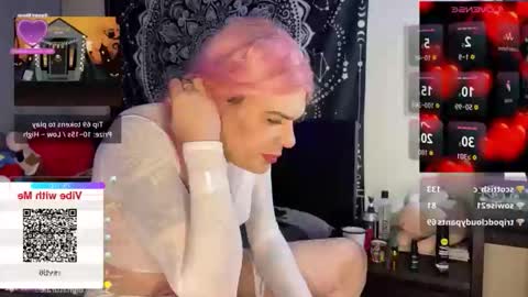 Snapshot of glow92 chatting on October 19, 8:48 am Glow Goddess online show from October 19, 8:48 am