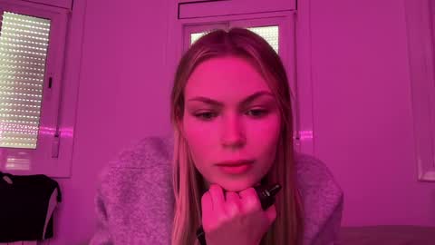 glow_angel online show from February 13, 3:46 pm