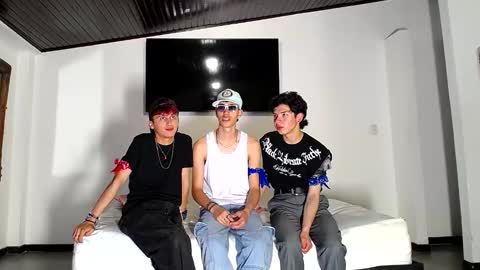 THOMAS AND DAMIAND online show from October 15, 5:46 pm