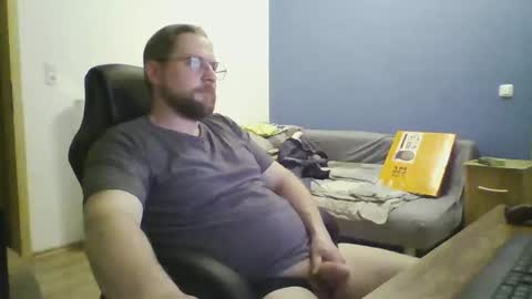 gnik_labinnah online show from April 6, 9:38 pm