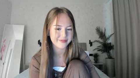 Lina online show from October 5, 8:01 am