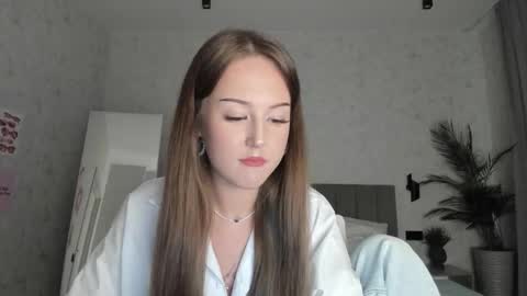 Lina online show from October 6, 9:40 am