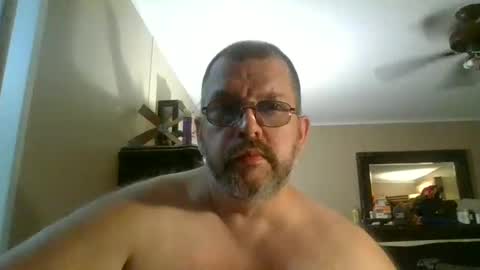 Snapshot of gobey33 chatting on September 16, 6:03 am IDKIDCIDGAF online show from September 16, 6:03 am