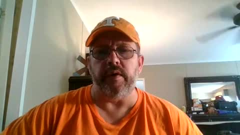 Snapshot of gobey33 chatting on September 27, 6:02 pm IDKIDCIDGAF online show from September 27, 6:02 pm