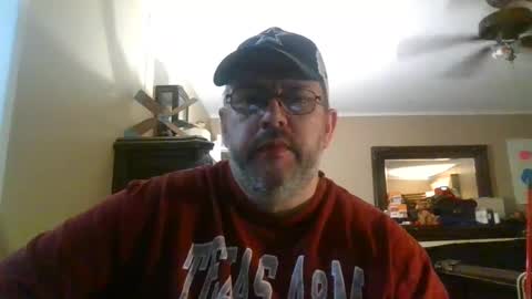 Snapshot of gobey33 chatting on October 6, 12:08 am IDKIDCIDGAF online show from October 6, 12:08 am