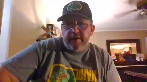 Snapshot of gobey33 chatting on October 13, 8:25 am IDKIDCIDGAF online show from October 13, 8:25 am