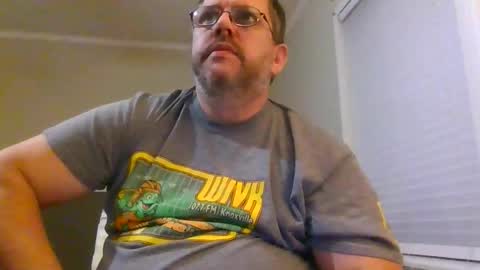 Snapshot of gobey33 chatting on November 13, 1:04 am IDKIDCIDGAF online show from November 13, 1:04 am