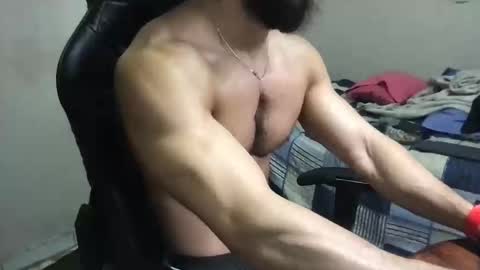 god hunkules online show from January 4, 4:00 pm