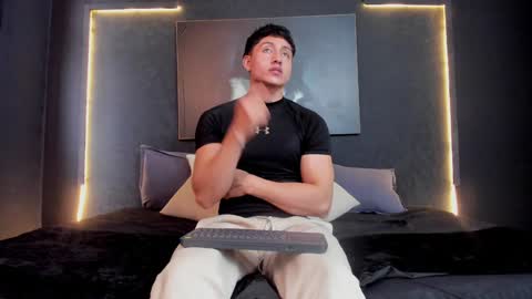 Snapshot of god_of_olympus1 chatting on December 6, 3:55 pm steven online show from December 6, 3:55 pm