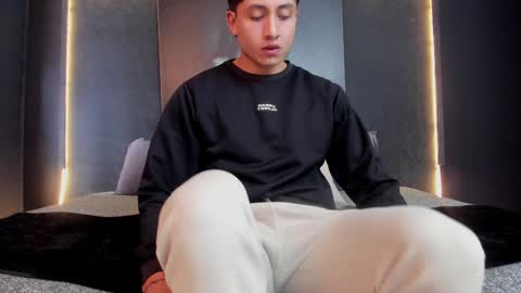 Snapshot of god_of_olympus1 chatting on December 9, 12:40 pm steven online show from December 9, 12:40 pm