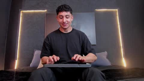 Snapshot of god_of_olympus1 chatting on December 28, 9:19 pm steven online show from December 28, 9:19 pm