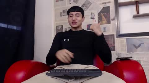 Snapshot of god_of_olympus1 chatting on November 21, 12:37 pm steven online show from November 21, 12:37 pm