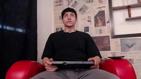 Snapshot of god_of_olympus1 chatting on November 25, 2:28 pm steven online show from November 25, 2:28 pm