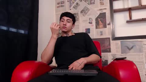 Snapshot of god_of_olympus1 chatting on November 27, 2:30 pm steven online show from November 27, 2:30 pm