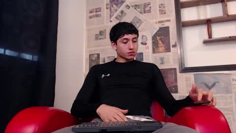 Snapshot of god_of_olympus1 chatting on November 28, 2:42 pm steven online show from November 28, 2:42 pm